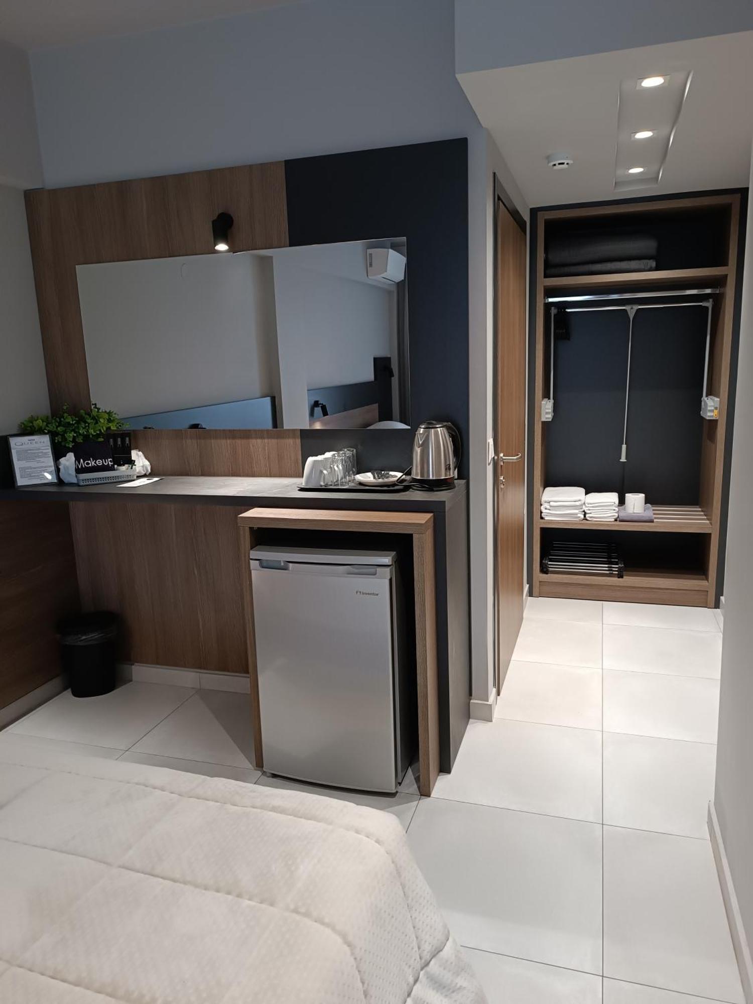 Paralía Elizabeth Queen Luxury Rooms מראה חיצוני תמונה