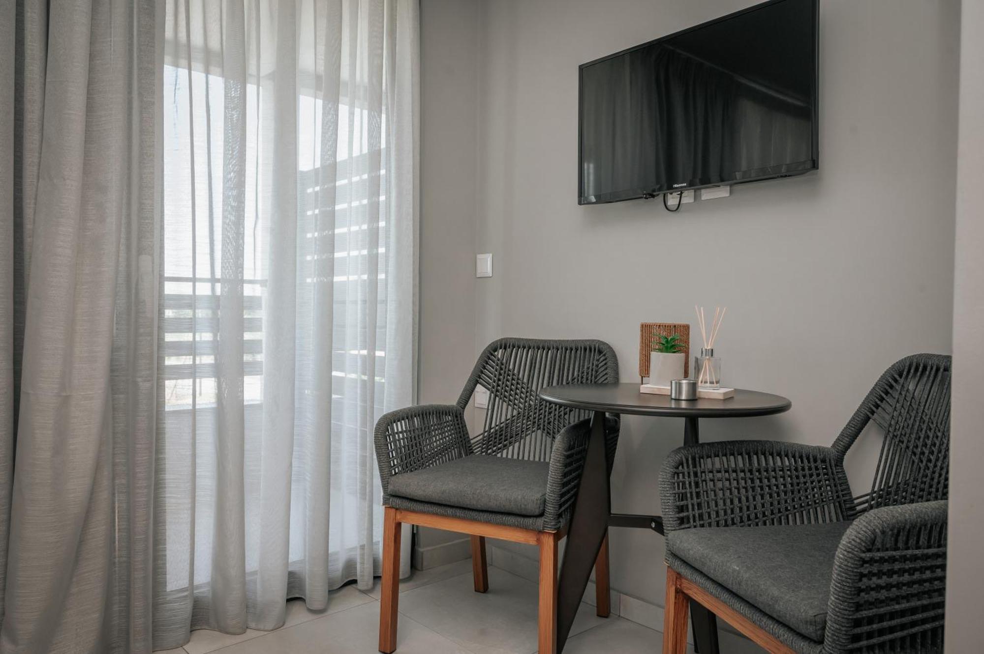 Paralía Elizabeth Queen Luxury Rooms מראה חיצוני תמונה