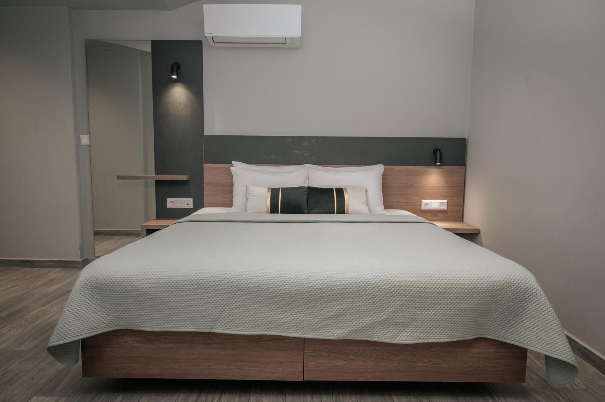 Paralía Elizabeth Queen Luxury Rooms מראה חיצוני תמונה
