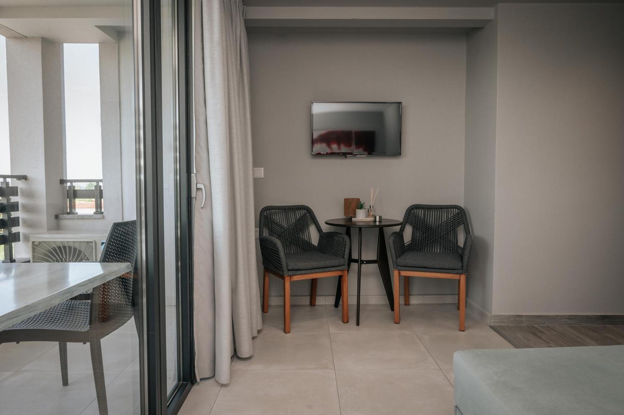 Paralía Elizabeth Queen Luxury Rooms מראה חיצוני תמונה