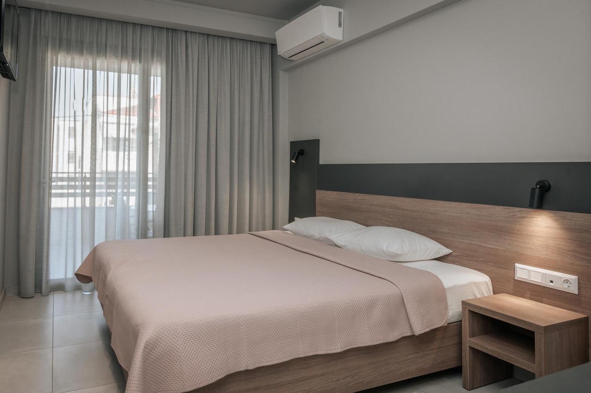 Paralía Elizabeth Queen Luxury Rooms מראה חיצוני תמונה