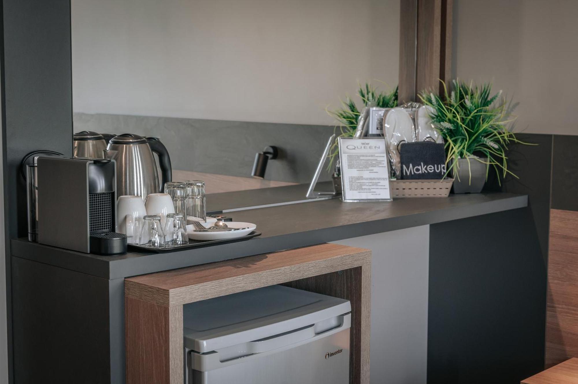 Paralía Elizabeth Queen Luxury Rooms מראה חיצוני תמונה